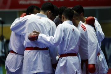 Téhéran (IRNA)-La première semaine du deuxième tour de la Super Ligue de Karaté des Clubs Masculins s'est tenue ce samedi soir (7 décembre 2024) à la salle de volley-ball Hijab de Téhéran. 