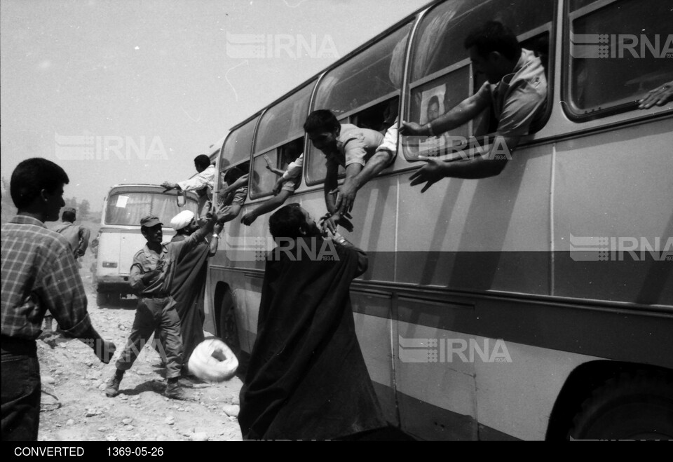 بازگشت نخستین گروه از آزادگان به میهن اسلامی