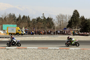 Courses de motos à Téhéran 
