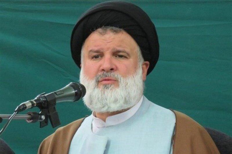 امام جمعه دامغان: دولت موثرترین عنصر برای حل مسائل کشور است