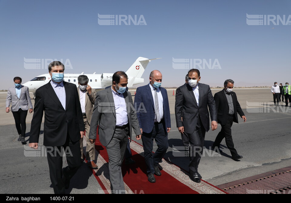 سفر رئیس مجلس ملی سوئیس به اصفهان - مراسم استقبال در فرودگاه