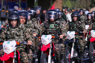 Le défilé des forces armées iraniennes à l’occasion de la Semaine sacrée de la défense