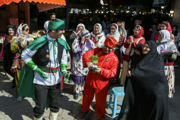 Le rituel du Nowruz Khani annonce l'arrivée du nouvel an persan