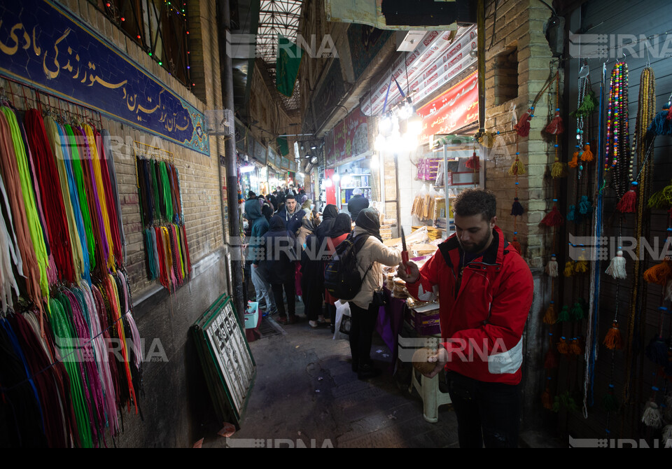 خرید شب یلدا در بازار تجریش