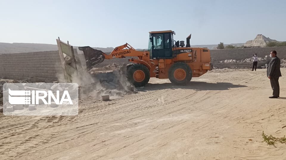 بیش از چهار هزار متر مربع از اراضی ملی و دولتی در جزیره قشم رفع تصرف شد