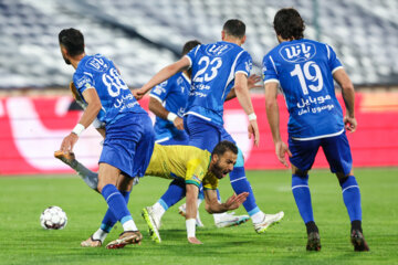 Iran's Pro League: Esteghlal vs. Sanat Naft
