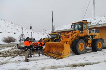 آماده باش راهداران مهابادی در روزهای زمستانی