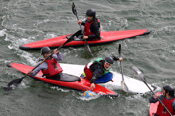 Liga Premier de Barco Dragón y Kayak Polo femenino