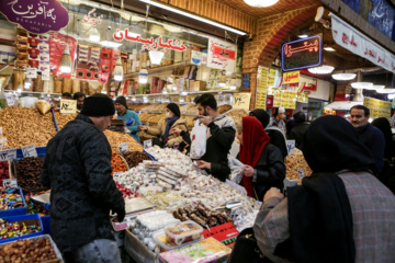 Compras para la noche de Yalda en Teherán