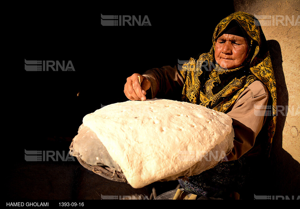 دیدنیهای ایران - پخت نان سیستان