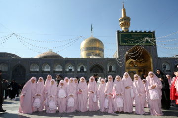 Iran : La « fête des anges » au sanctuaire de l'Imam Reza (P)