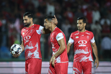 لیگ برتر فوتبال - پرسپولیس و آلومینیوم اراک