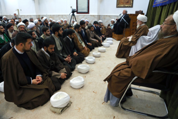 Iran : cérémonies de remise des turbans aux étudiants de l'école de théologie de Qom 