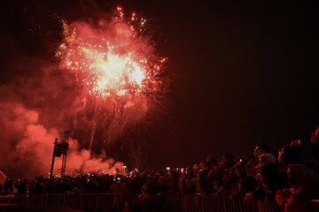 le feu d’artifice du 22 bahman sur la tour Azadi de Téhéran 