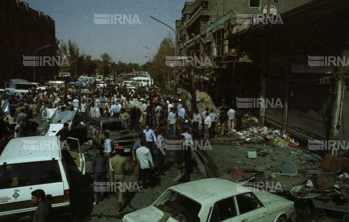 انفجار بمب در میدان راه‌آهن تهران توسط گروهک منافقین