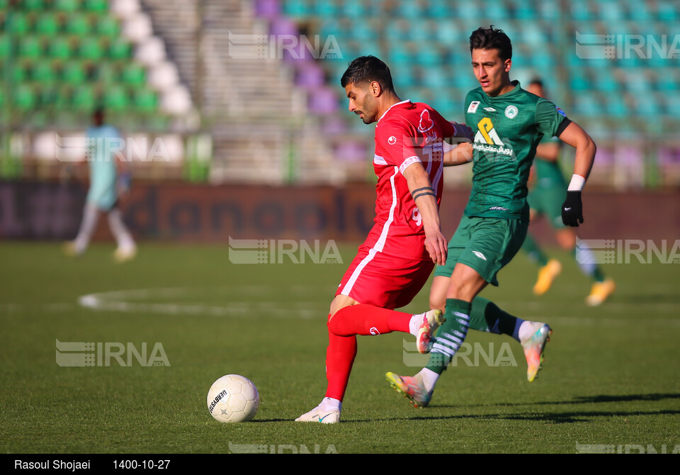 دیدار تیم‌های فوتبال ذوب‌آهن و پرسپولیس