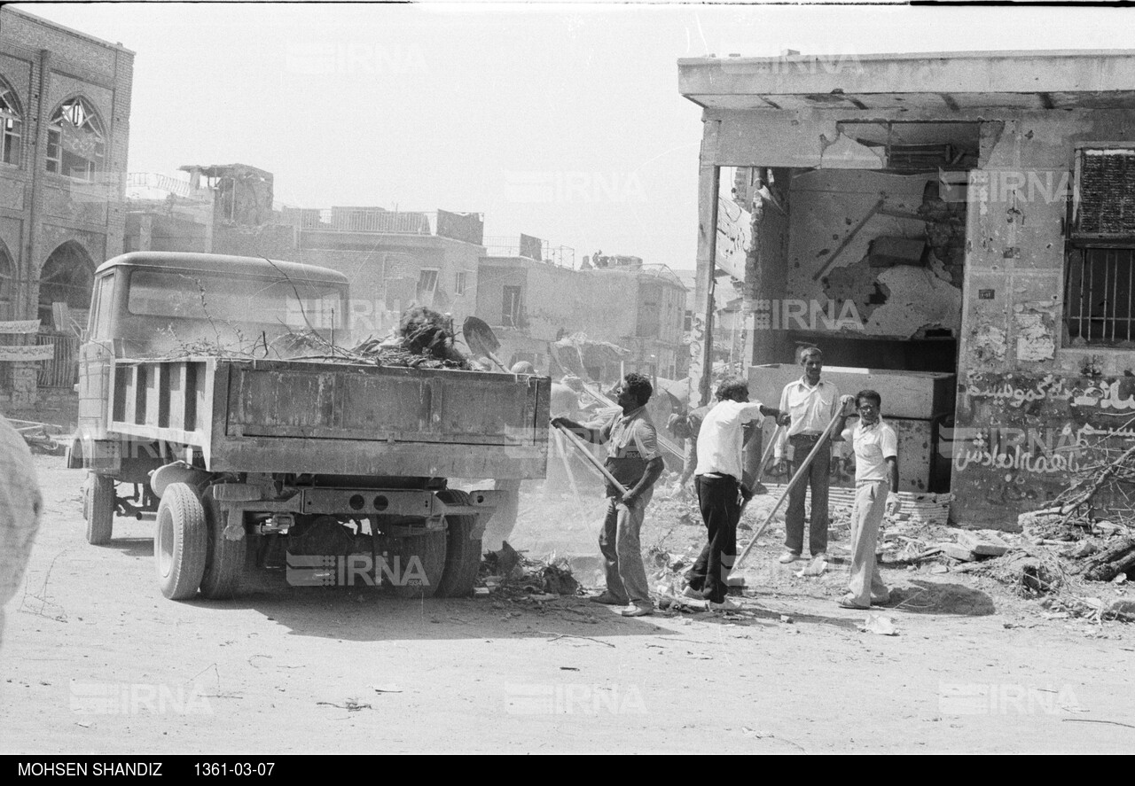 بازدید خبرنگاران خارجی از خرمشهر و هویزه - جبههای جنوب - عملیات بیت المقدس