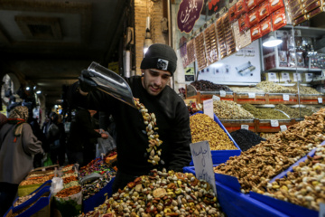 Compras para la noche de Yalda en Teherán