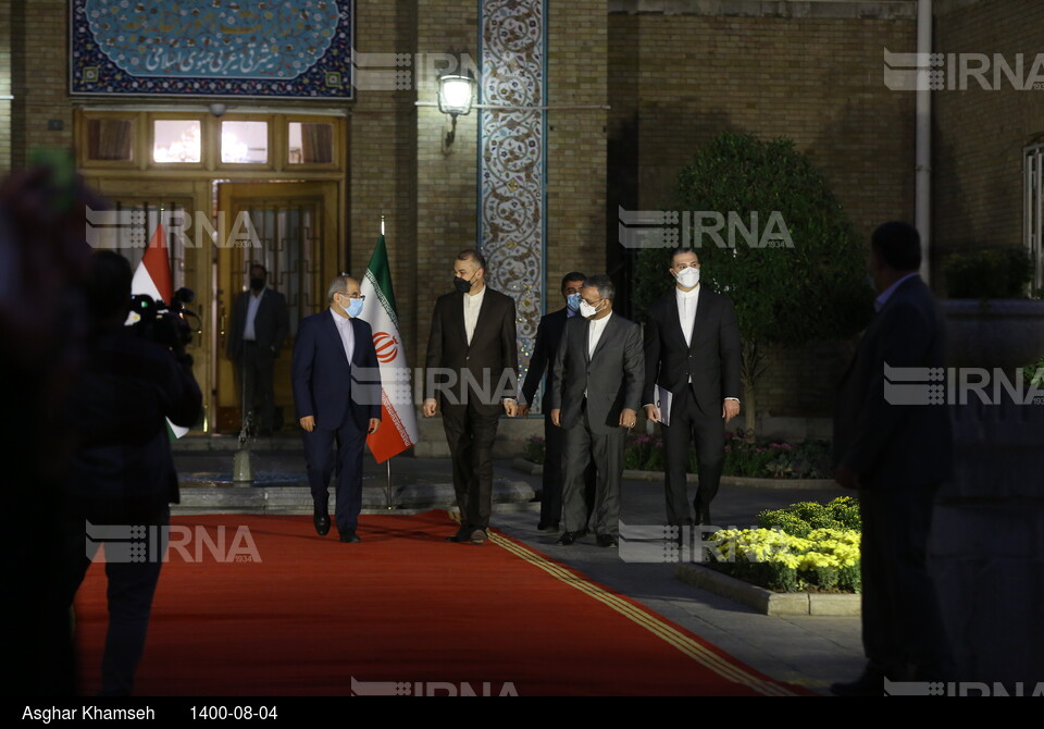 دیدار وزیر امور خارجه تاجیکستان با وزیر امور خارجه ایران