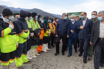 بازدید استاندار گلستان و رییس سازمان تحقیقات، آموزش و ترویج کشاورزی از روند جمع آوری زباله در پارک ملی گلستان