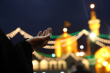 L'ambiance du sanctuaire de l'Imam Reza (P) à la veille de l’anniversaire de la bienheureuse naissance du très vénéré Imam Ali (P)