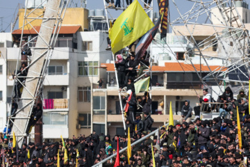 En images : les temps forts des funérailles des martyrs Nasrallah et Safieddine