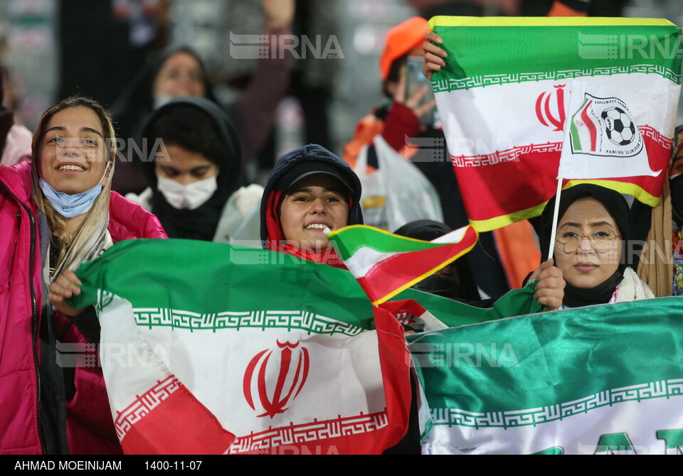 شادی در ورزشگاه آزادی پس از صعود به جام جهانی ۲۰۲۲ قطر