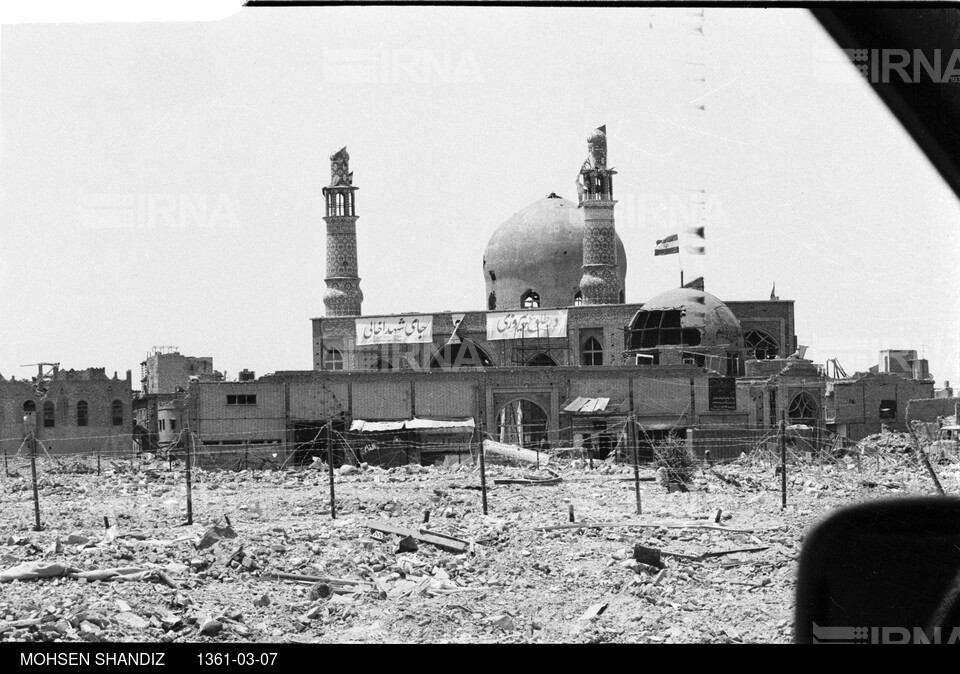 بازدید خبرنگاران خارجی از خرمشهر و هویزه