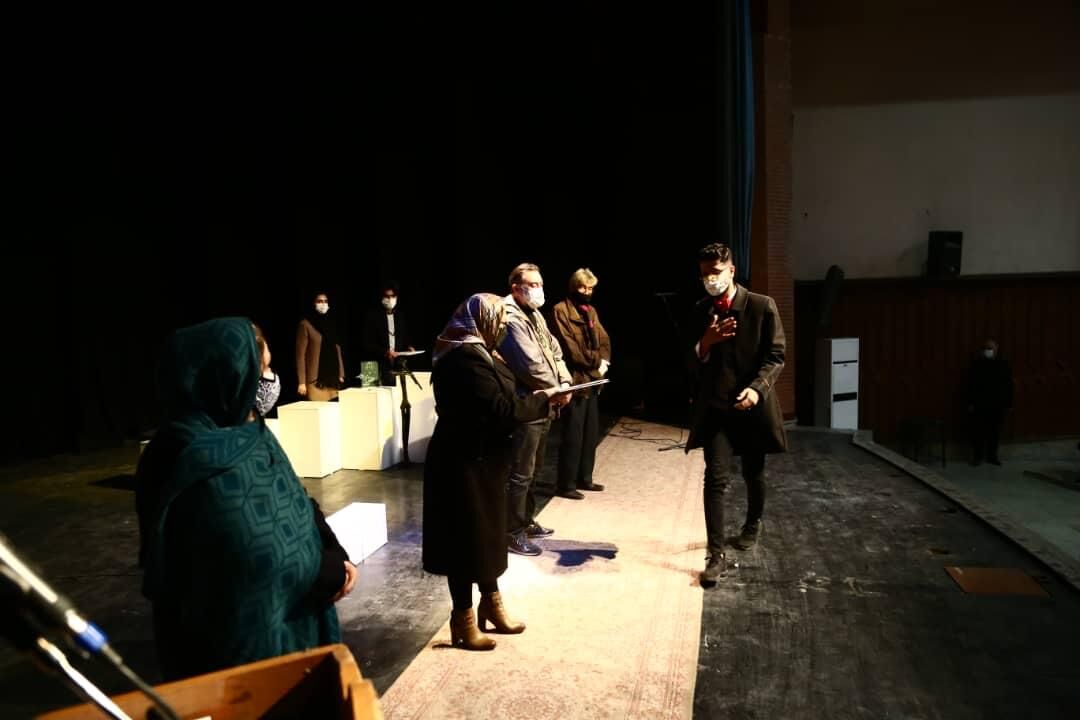 برگزیدگان بخش های مختلف جشنواره تئاتر آذربایجان‌غربی معرفی شدند