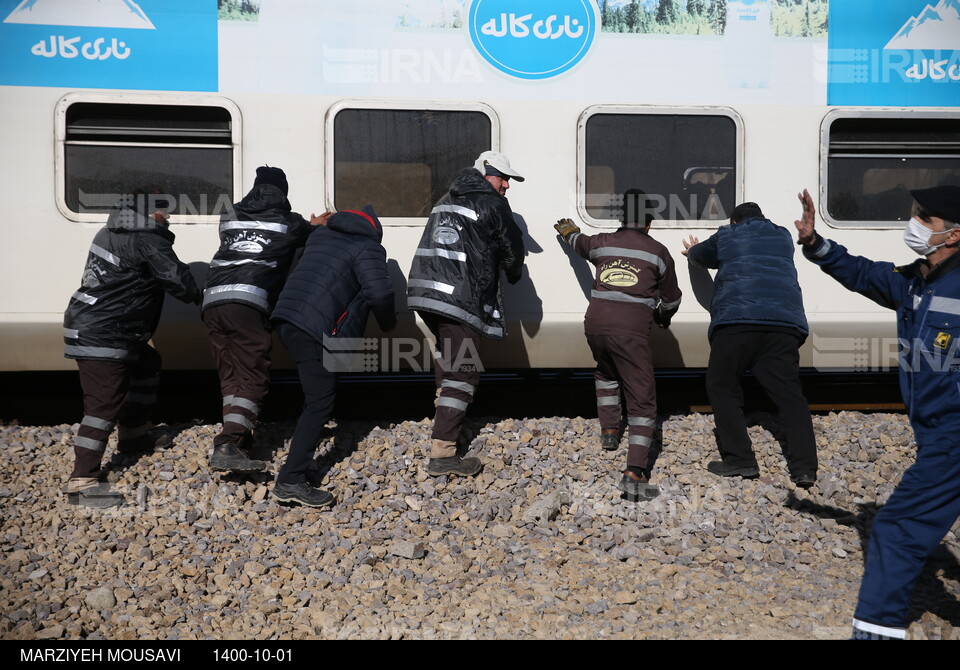 تصادف ۲ قطار در خط پنج مترو تهران