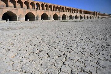 خشکی زاینده رود و تالاب گاوخونی اصفهان