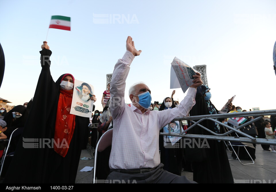 جشن تهرانی‌ها برای رییس جمهور منتخب