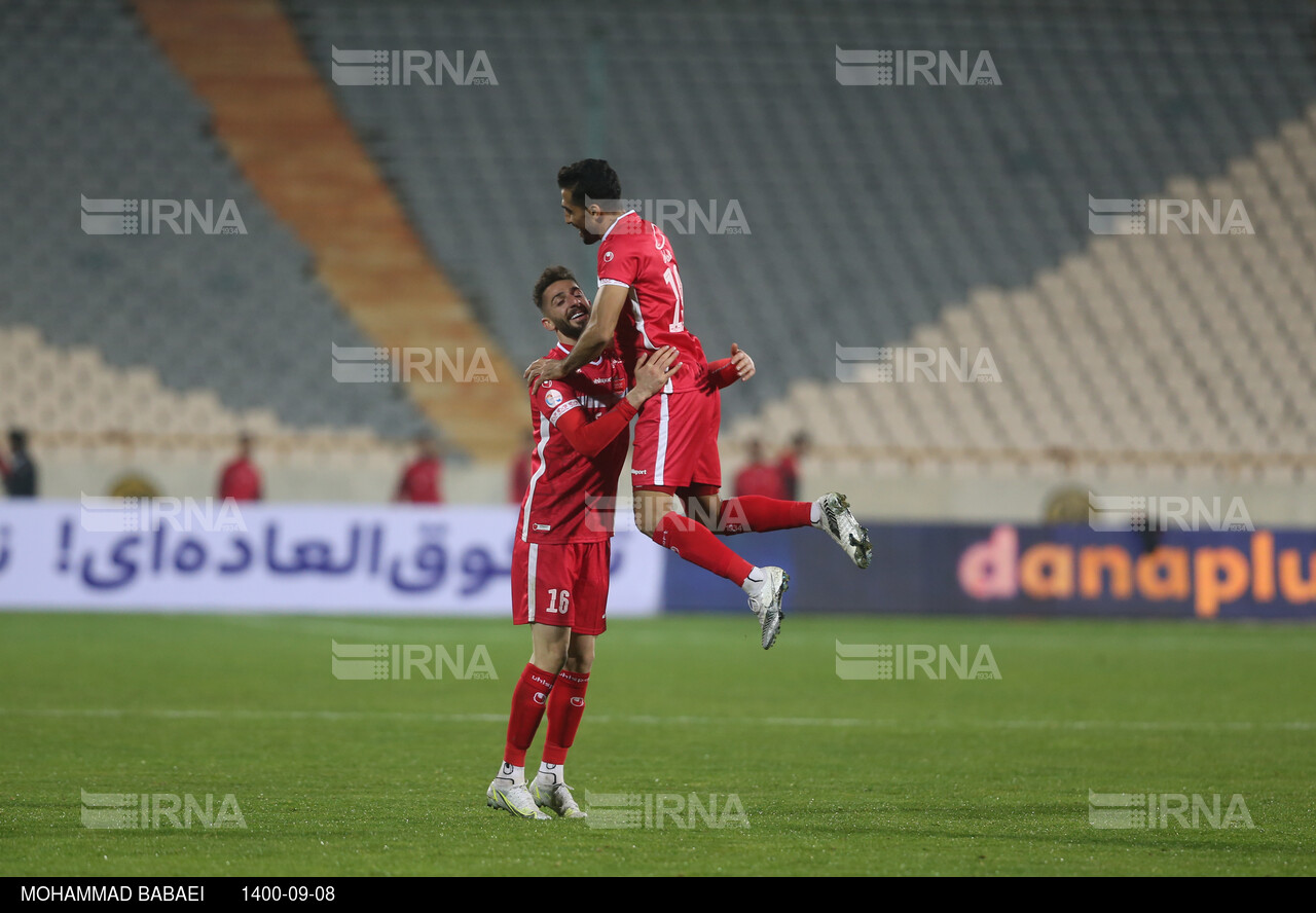 دیدار تیم فوتبال پرسپولیس و نفت مسجدسلیمان