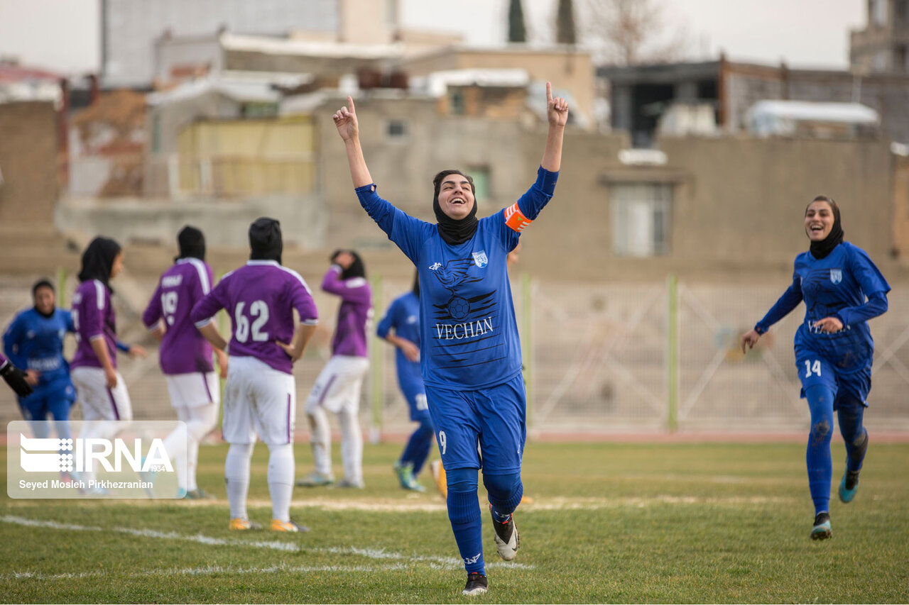 وچان کردستان سارگل بوشهر را گلباران کرد