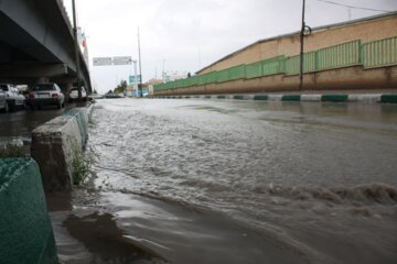 بارندگی وآب گرفتگی در خیابان های سمنان