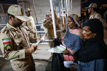 Foreign Pilgrims of Arbaeen at the Iran-Iraq Border