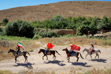 کاروان سوارکاران بجنورد در راه مشهد الرضا(ع)