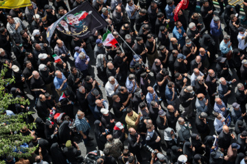 Multitudinario funeral del mártir Haniya en Teherán