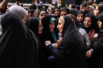 La cérémonie de célébration de la dignité de la femme a eu lieu le dimanche 22 décembre 2024 en présence de Massoud Pezeshkian, le président de la République islamique d'Iran, dans la Salle des Réunions des Dirigeants, à Téhéran.
