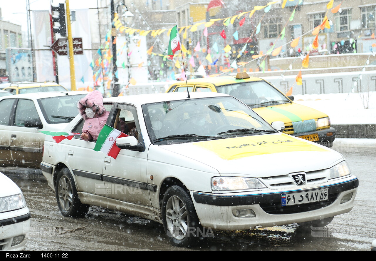 حضور دهه نودی‌ های اردبیل در جشن انقلاب