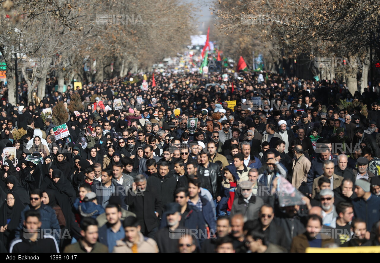 شرکت مردم همدان در مراسم بزرگداشت سردار سلیمانی