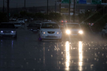 رگبار باران بهاری در همدان