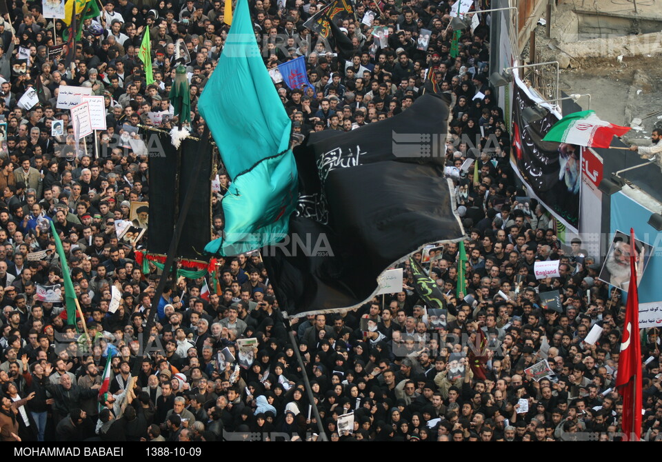 راهپیمایی مردم تهران در اعتراض به هتک حرمت روز عاشورا