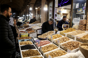 Compras para la noche de Yalda en Teherán