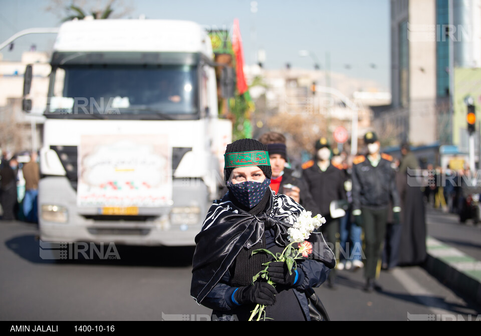 تشییع پیکرهای ۱۵۰ شهید گمنام در تهران