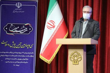 نمکی: مبتلایان کرونا در ایران پشت در بیمارستان‌ها سرگردان نشدند