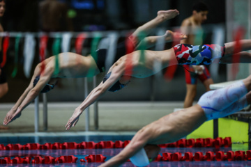 Des compétitions de natation à Téhéran 