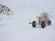 برف و کولاک راه ارتباطی ۷۰ روستای کردستان را مسدود کرد