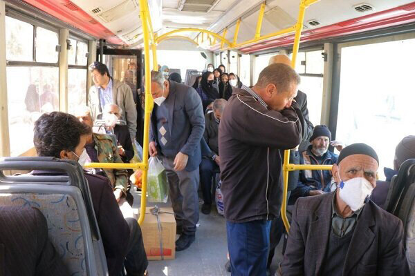 ناخرسندی شهروندان مشهدی از افزایش کرایه نقدی اتوبوس/ شهرداری: از "من‌کارت" استفاده کنید 