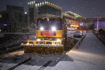 Caída de nieve otoñal en Tabriz